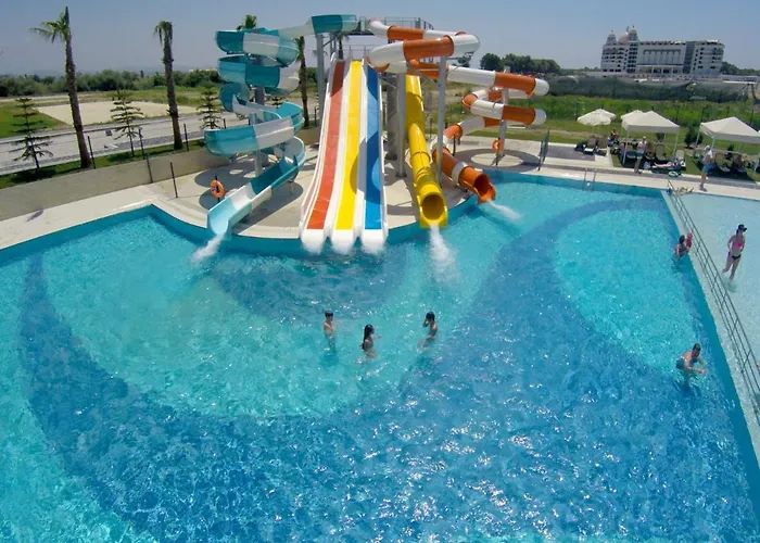 Lrs Port River & Hotel