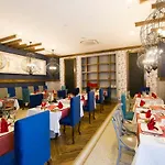 Lrs Port River & Hotel