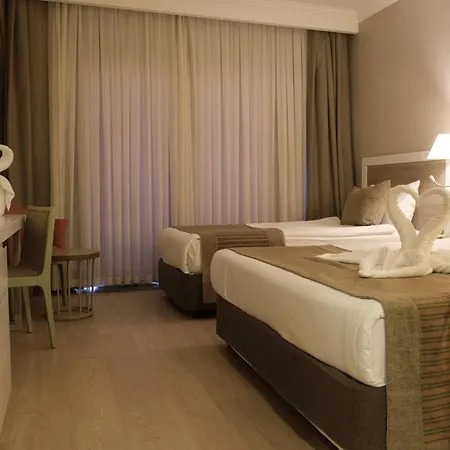 Lrs Port River & Hotel