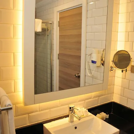 Lrs Port River & Hotel