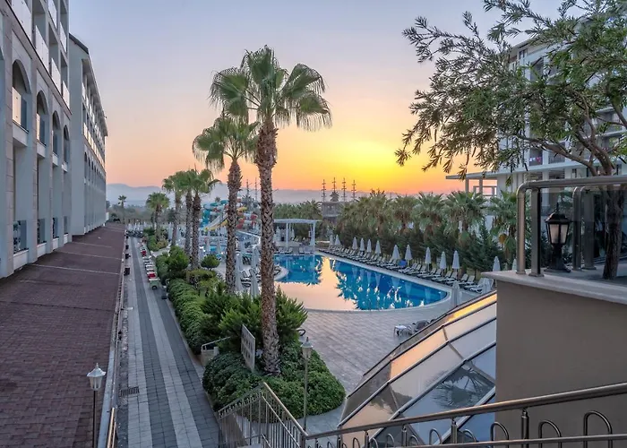 Lrs Port River & Hotell 5*