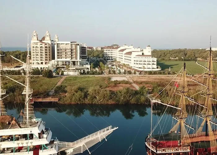 Szálloda Lrs Port River & 5*